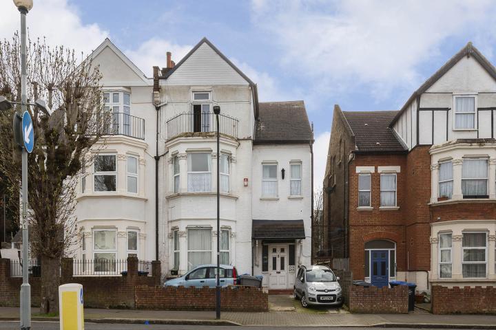 			1 Bedroom, 1 bath, 1 reception Flat			 Dean Road, Willesden Green